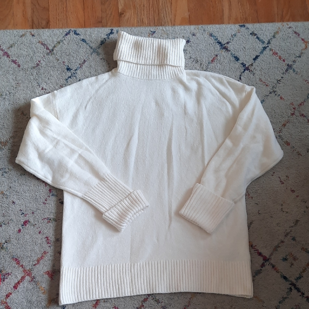 NWT Old Navy SoSoft Turtleneck Sweater